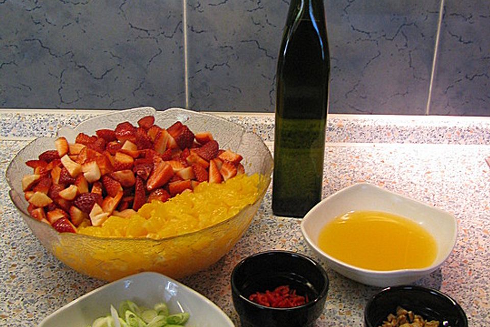 Erdbeersalat in Orangensauce