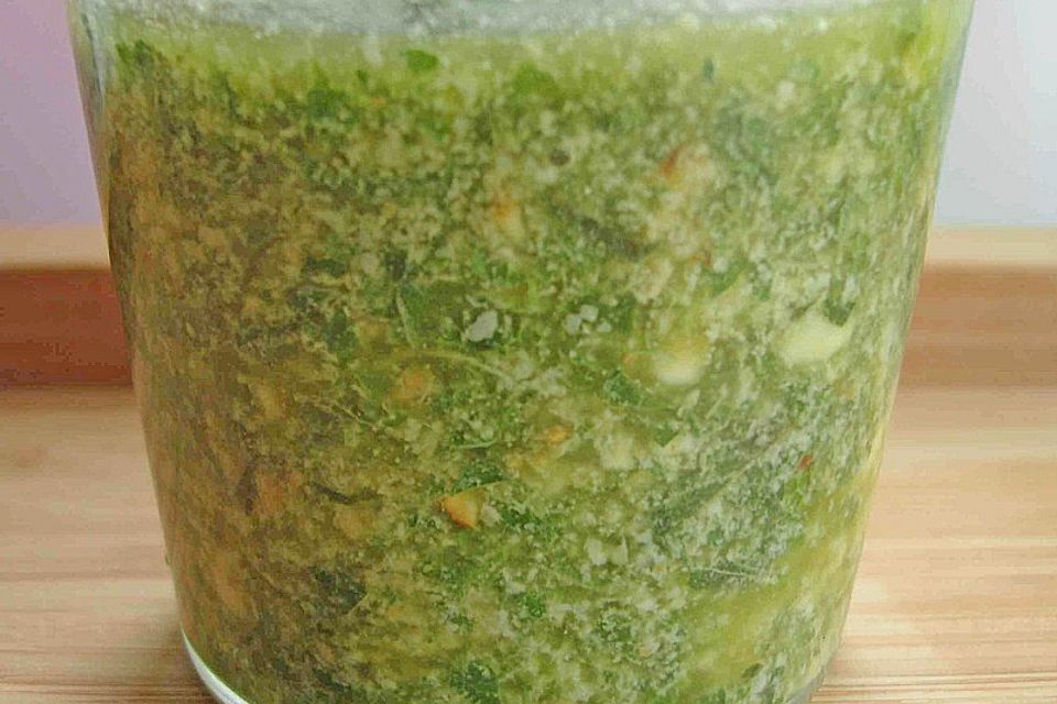 Zitronenmelisse - Pesto