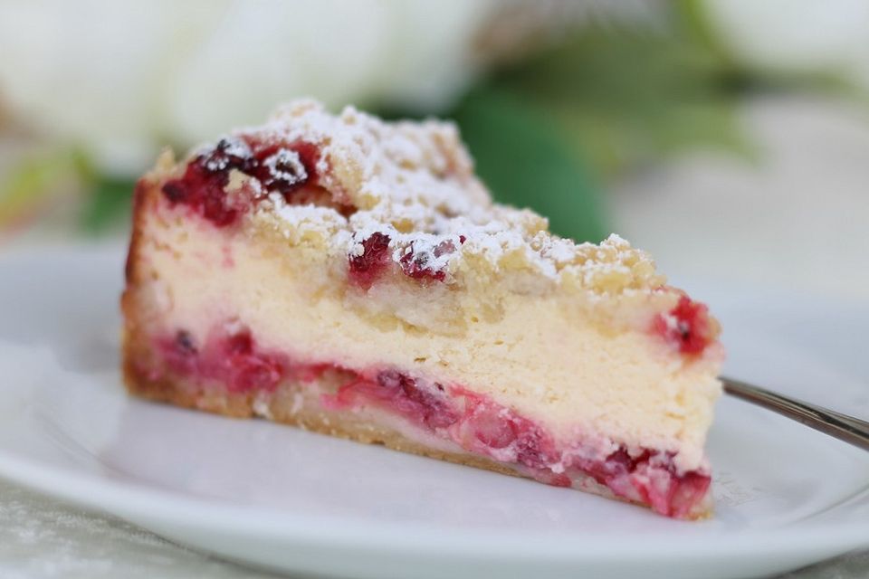 Käse - Streusel - Torte mit Johannisbeeren