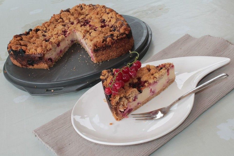 Käse - Streusel - Torte mit Johannisbeeren