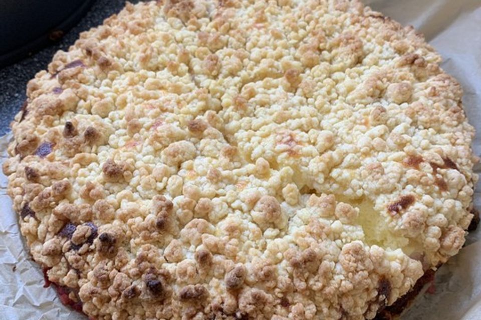 Käse - Streusel - Torte mit Johannisbeeren