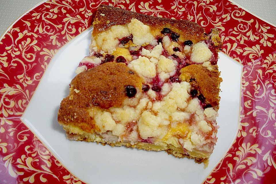 Käse - Streusel - Torte mit Johannisbeeren