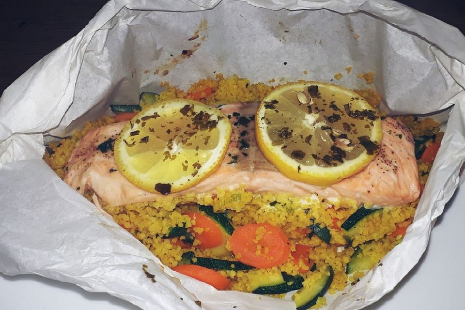 Lachs-Couscous-Päckchen