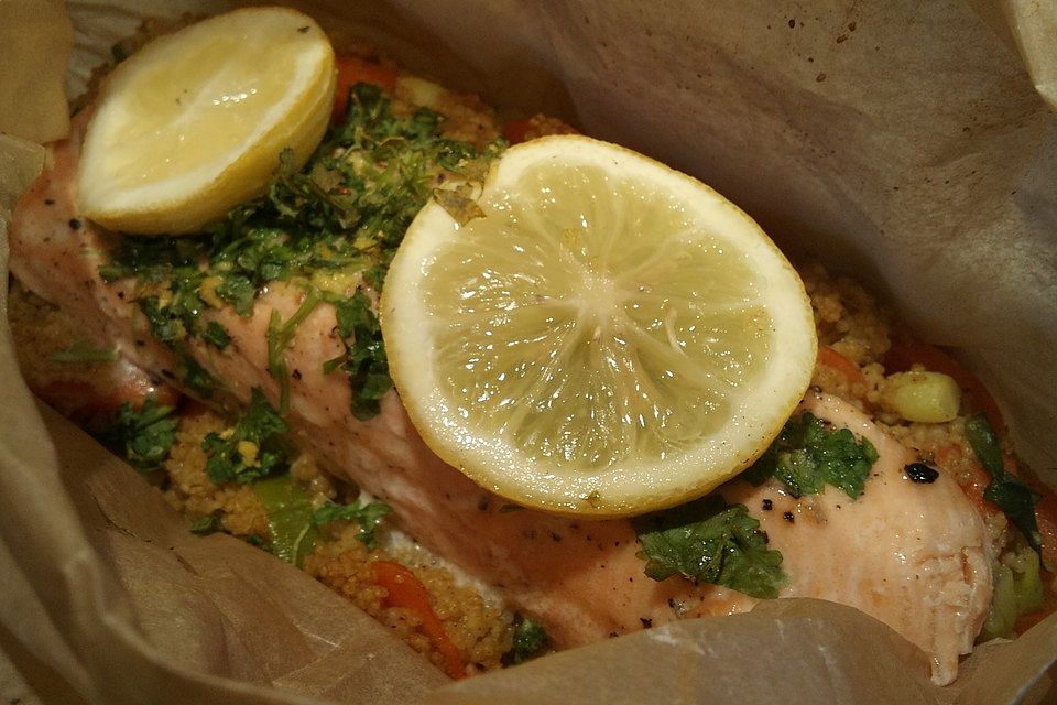 Lachs-Couscous-Päckchen