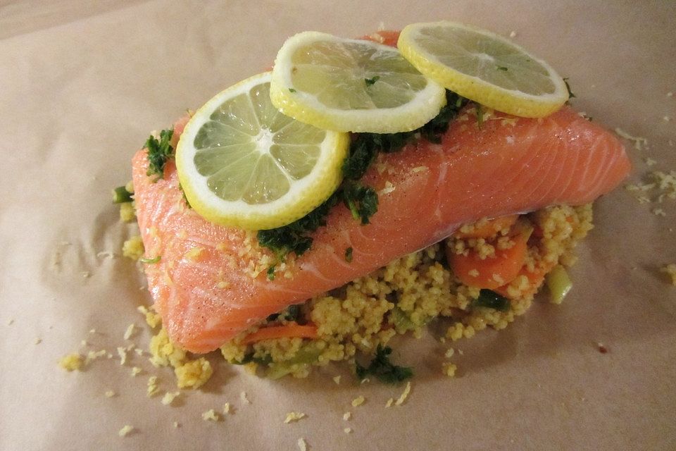 Lachs-Couscous-Päckchen