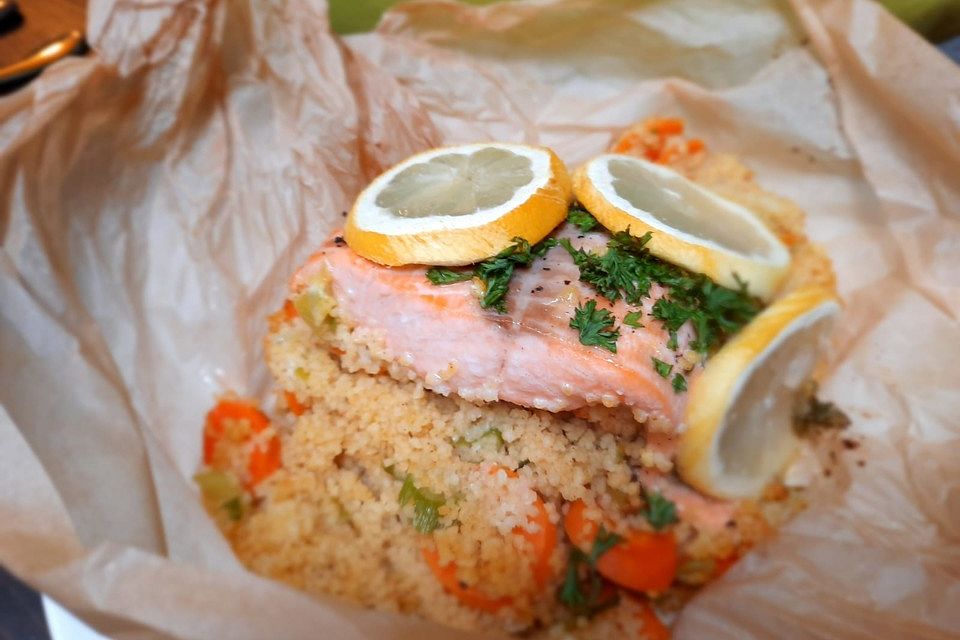 Lachs-Couscous-Päckchen