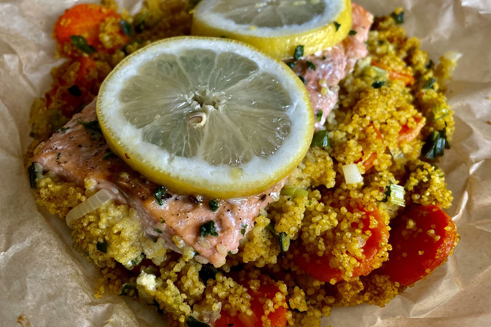 Lachs-Couscous-Päckchen