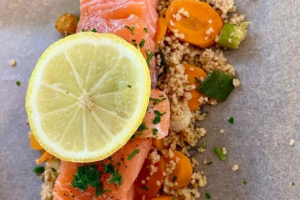 Lachs-Couscous-Päckchen