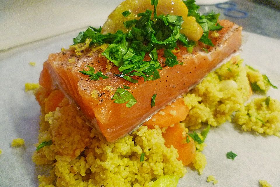 Lachs-Couscous-Päckchen