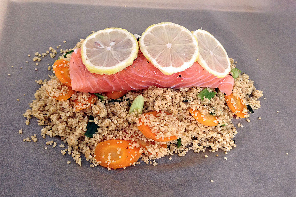 Lachs-Couscous-Päckchen