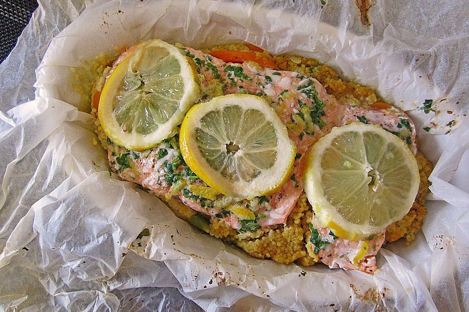 Lachs-Couscous-Päckchen