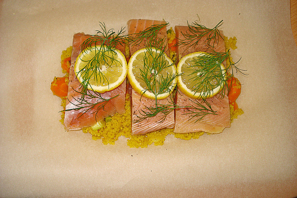 Lachs-Couscous-Päckchen