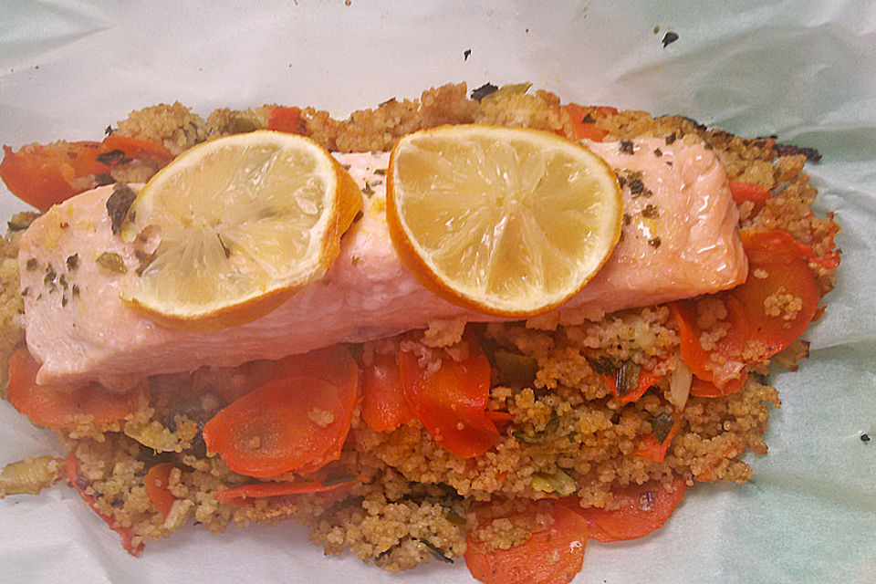 Lachs-Couscous-Päckchen