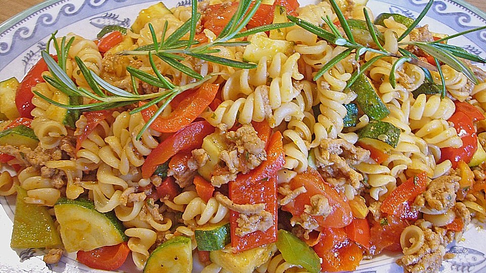 Italienische Nudelpfanne Mit Hackfleisch Und Gemuse Von Sivi Chefkoch 