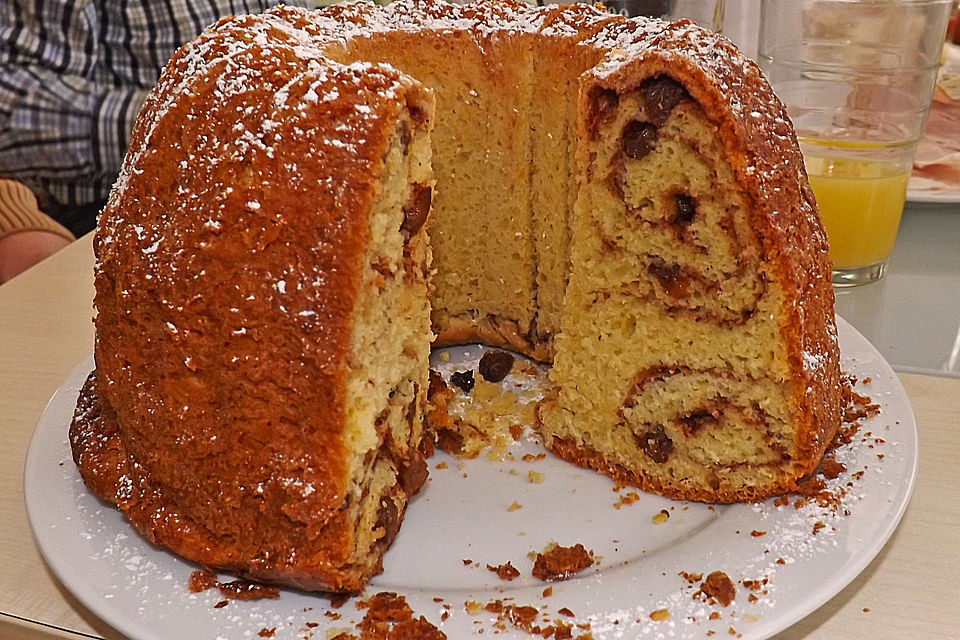 Kärntner Reindling mit  karamellisierter Zuckerkruste