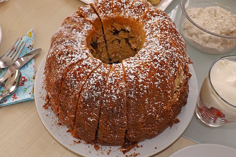 Kärntner Reindling mit  karamellisierter Zuckerkruste