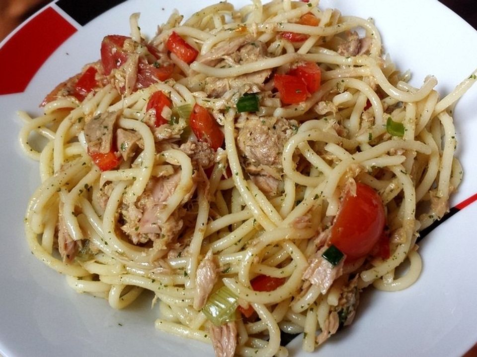 Spaghettisalat mit Thunfisch und Paprika von Schmackofatzli| Chefkoch