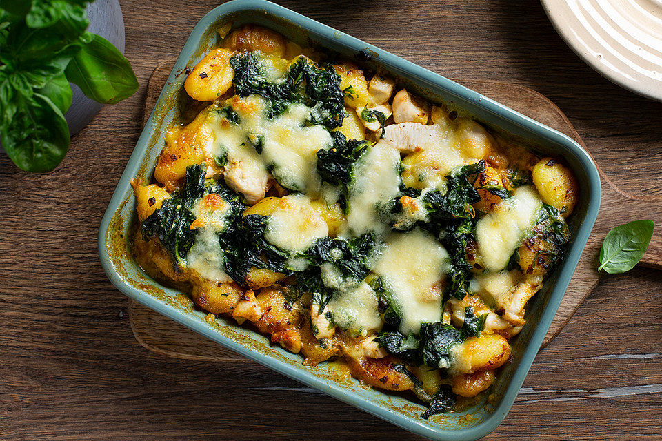 Gnocchi-Spinat-Auflauf mit Hähnchen und Curry