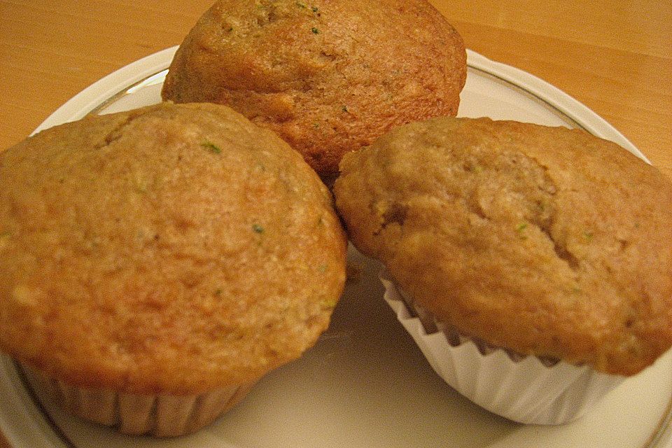 Zucchini Muffins mit saurer Sahne