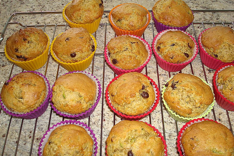 Zucchini Muffins mit saurer Sahne