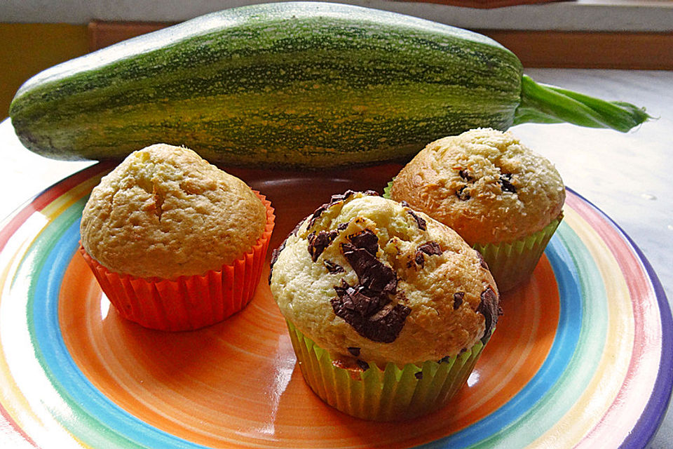 Zucchini Muffins mit saurer Sahne