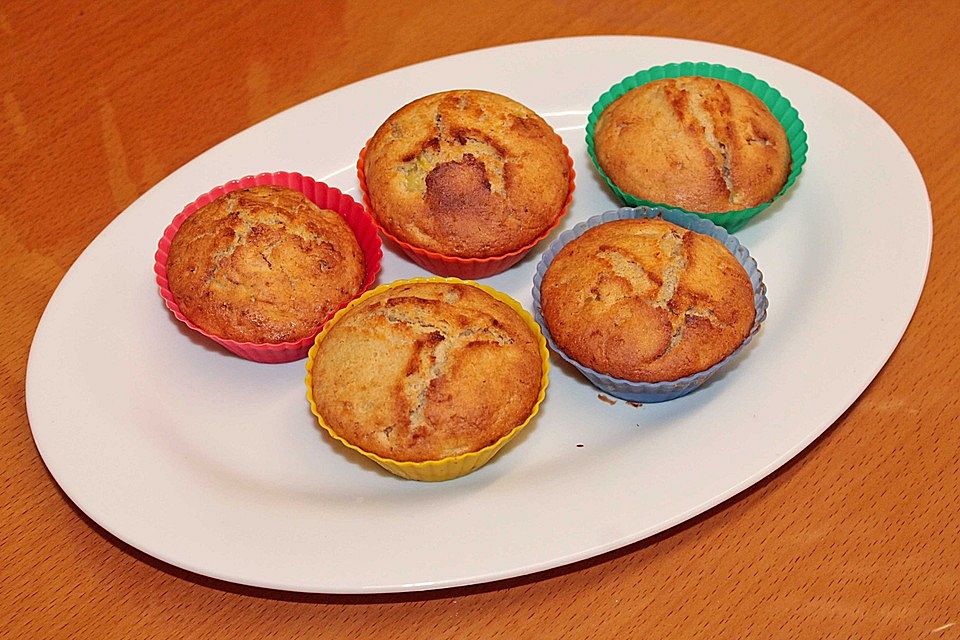 Zucchini Muffins mit saurer Sahne