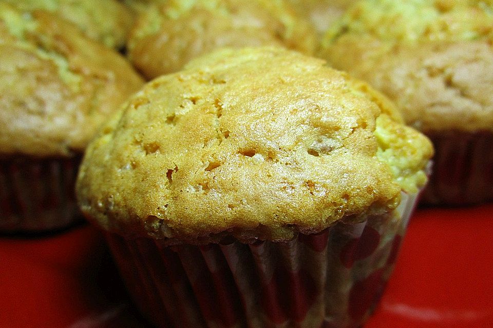 Zucchini Muffins mit saurer Sahne