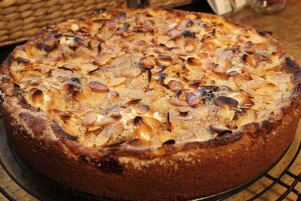 Bratapfelkuchen mit Zimt-Marzipan