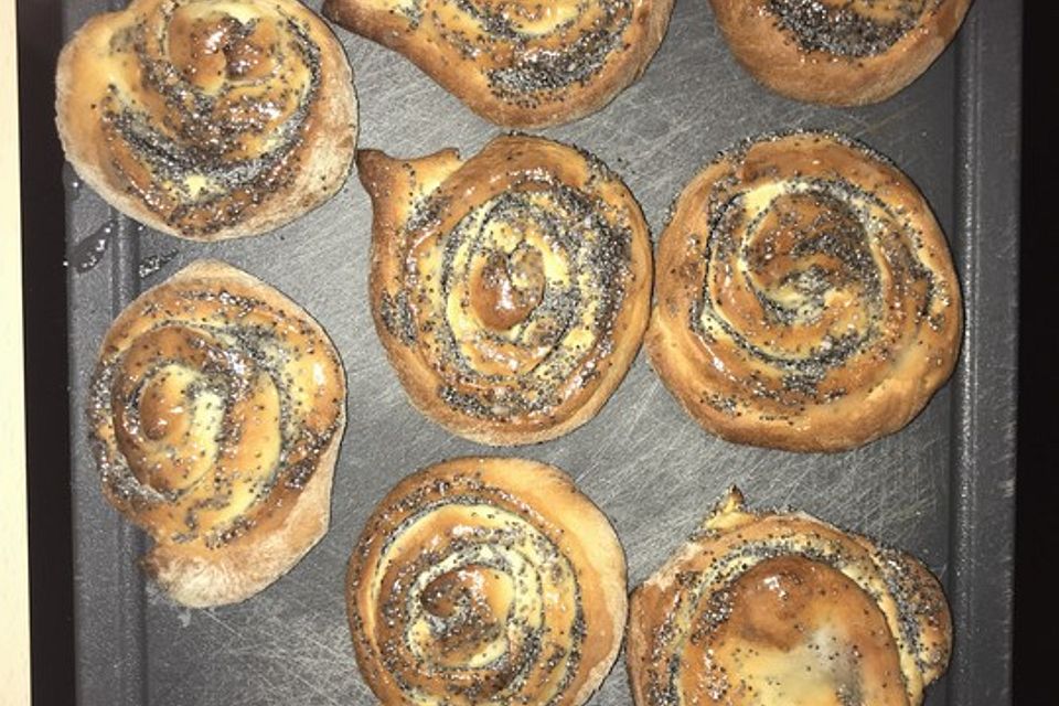 Hefeteigschnecken oder Teilchen für verschiedene Füllungen