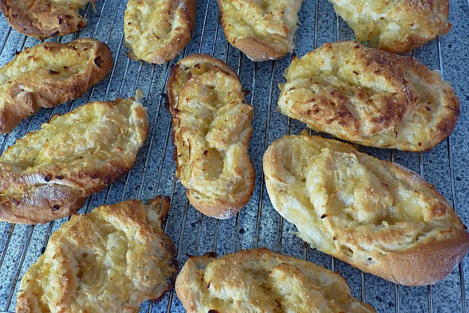 Hefeteigschnecken oder Teilchen für verschiedene Füllungen