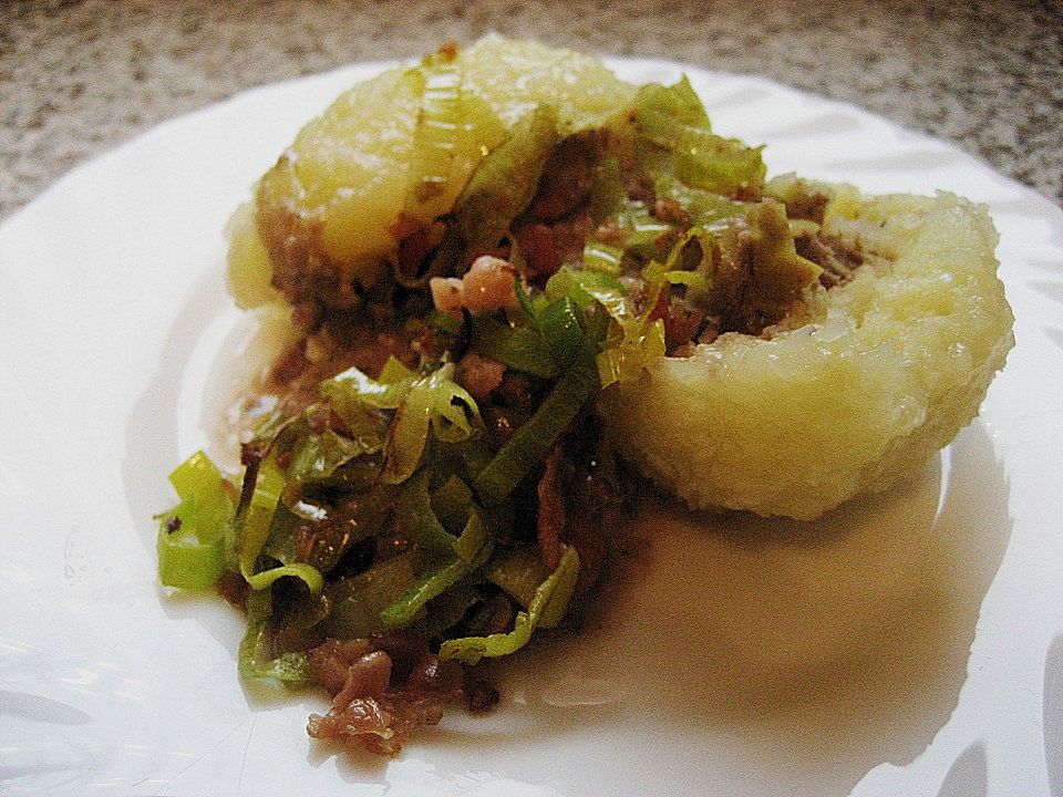 Gefüllte Kartoffelklöße mit Specksoße von Tami94| Chefkoch