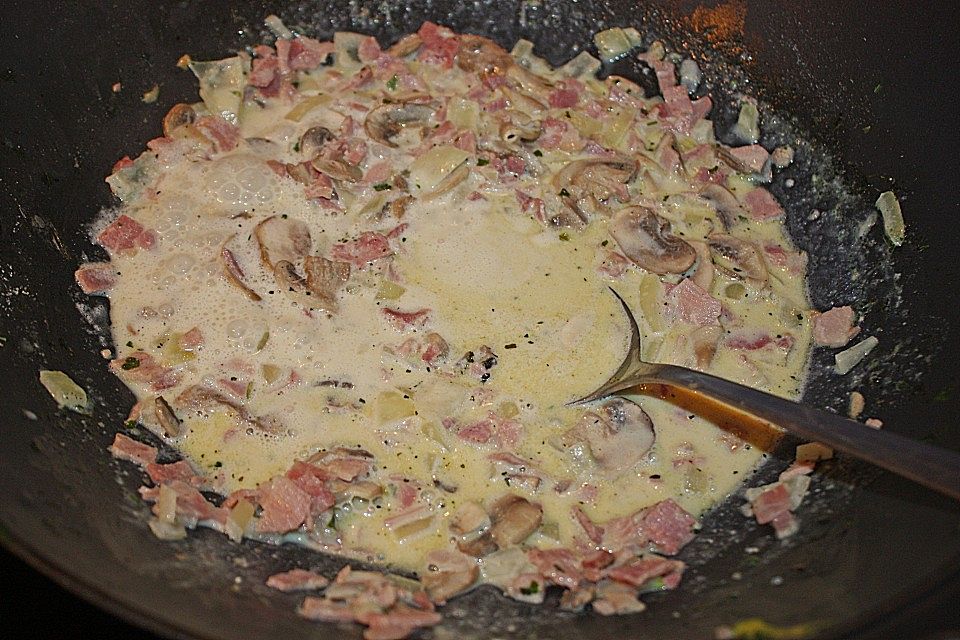 Spinatspätzle mit Soße