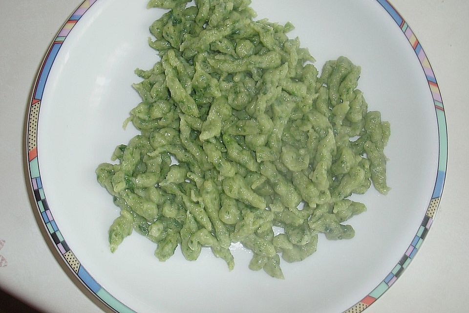 Spinatspätzle mit Soße