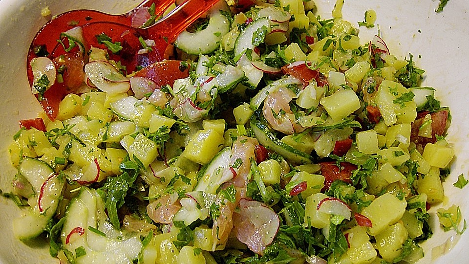 Kartoffelsalat mit Löwenzahn und Räucherlachs von M4162| Chefkoch Kartoffelsalat mit Löwenzahn und Räucherlachs von M4162| Chefkoch