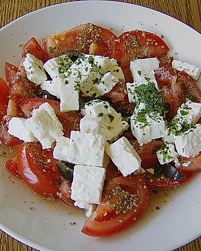 Tomatensalat mit Schaf- oder Ziegenkäse
