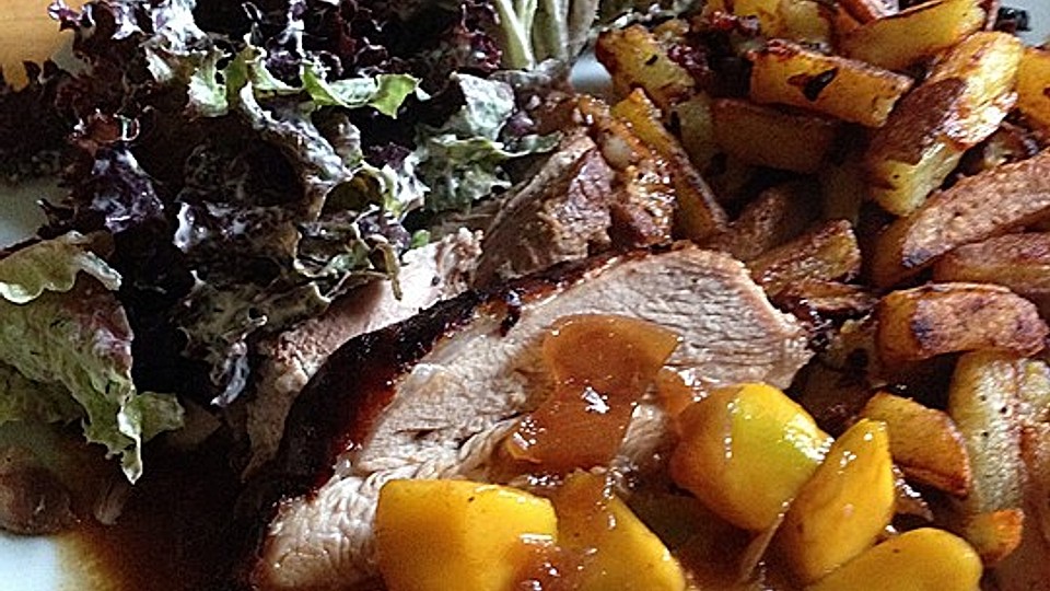 Putenoberkeulenbraten mit Mangosauce und Kartoffelstäbchen mit Speck ... Putenoberkeulenbraten mit Mangosauce und Kartoffelstäbchen mit Speck ...