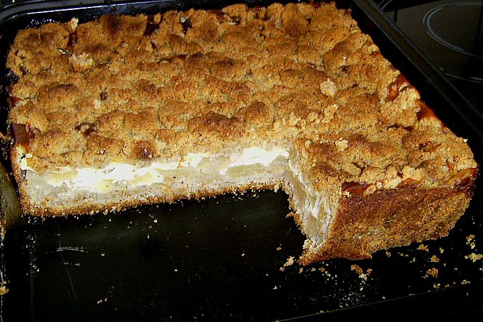 Apfel-Nuss-Streusel mit Quarkcreme