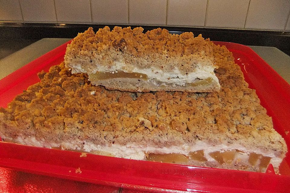 Apfel-Nuss-Streusel mit Quarkcreme