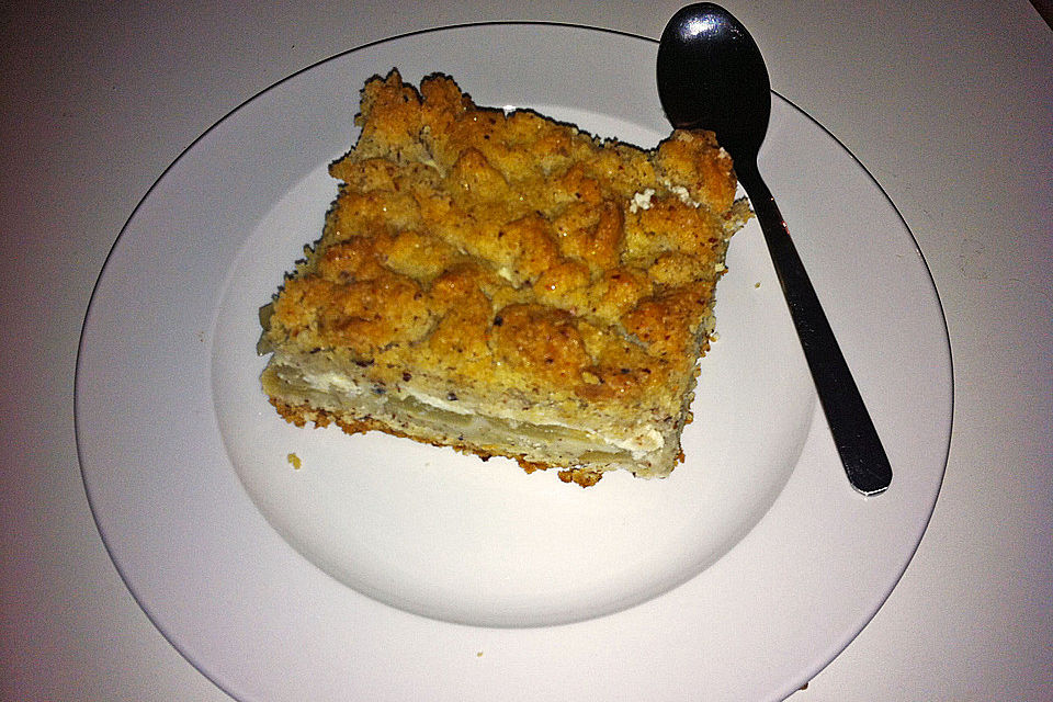 Apfel-Nuss-Streusel mit Quarkcreme