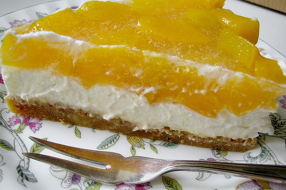 Frischkäsetorte mit Bröselboden und Blaubeeren