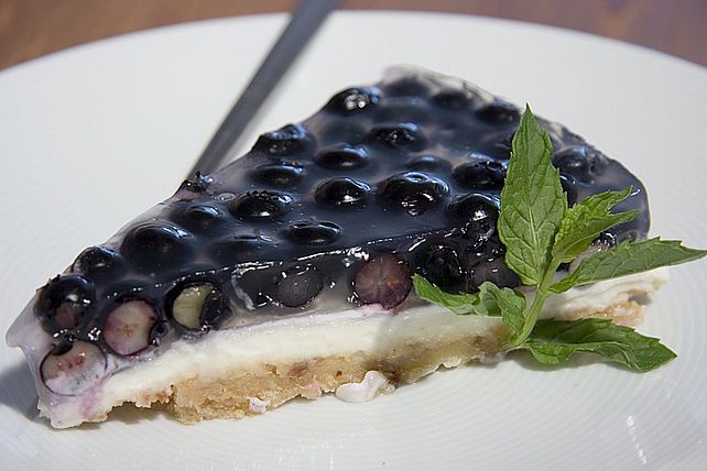 Frischkäsetorte mit Bröselboden und Blaubeeren von chefkoch| Chefkoch