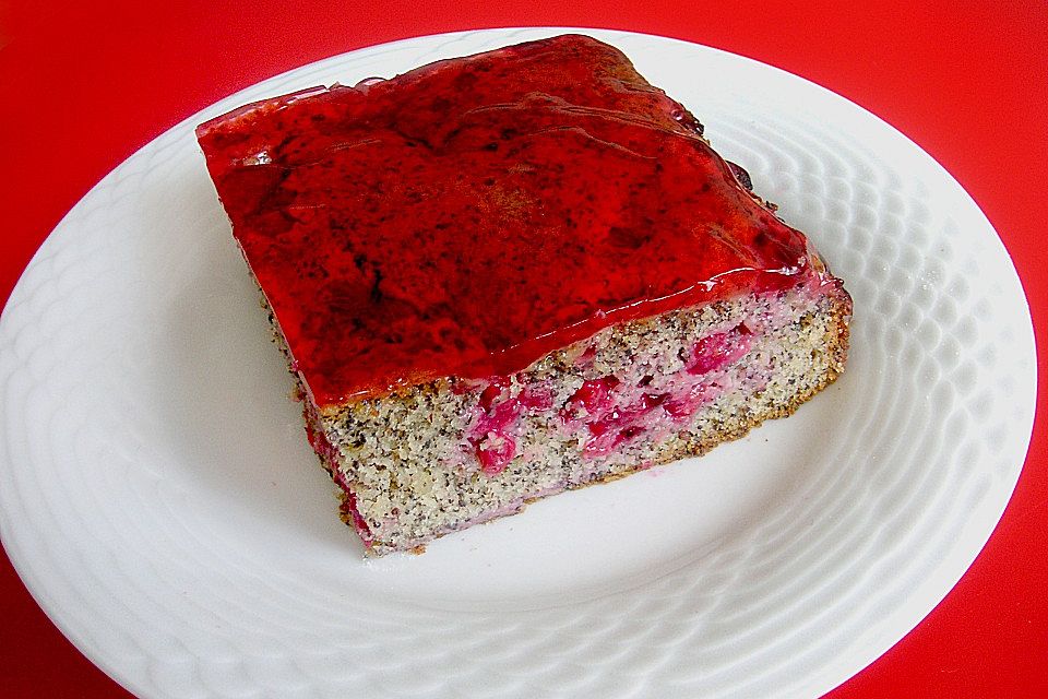 Mohnkuchen mit Johannisbeeren Mohnkuchen mit Johannisbeeren