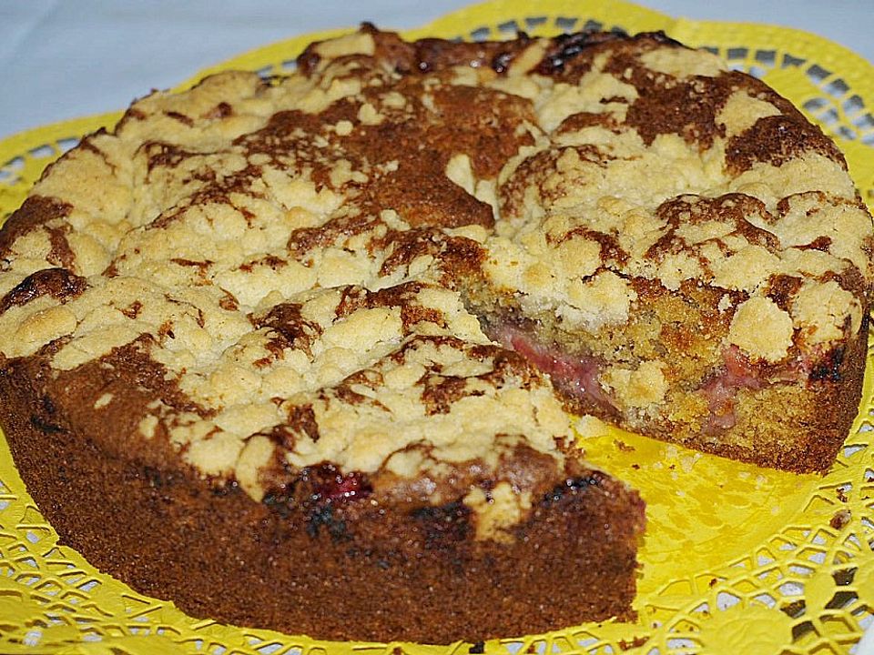 Streuselkuchen mit Erdbeer - Rhabarber - Füllung| Chefkoch