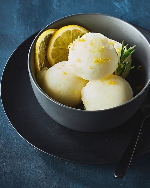 Ananas-Basilikum-Sorbet von bushcook Ananas-Basilikum-Sorbet von bushcook