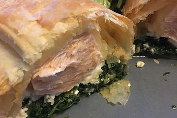 Blätterteigpäckchen mit Chefkoch von Spinat Gyzzie| Schafskäse und Lachs