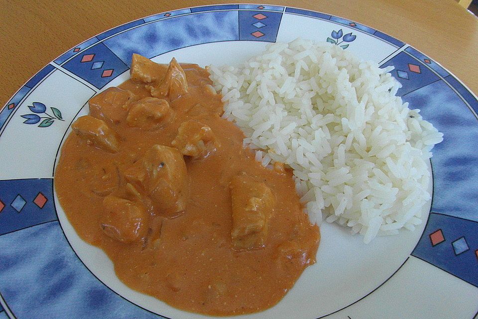 Putengeschnetzeltes in Senfsauce mit Bandnudeln