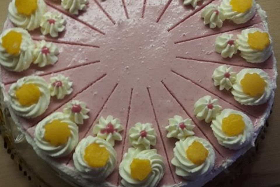 Torte nach Art Pfirsich Melba