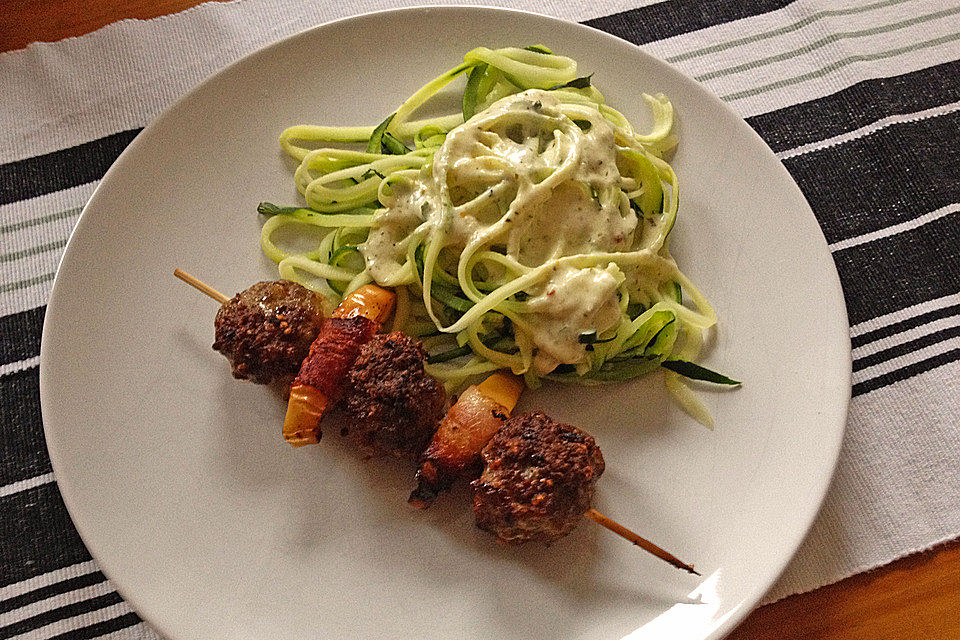 Hack - Apfel - Spieße mit Kartoffelpüree