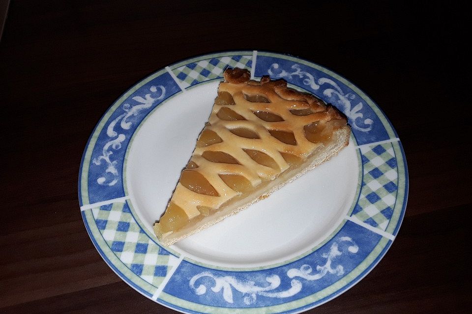 Apfelkuchen aus Hefeteig mit Gittern