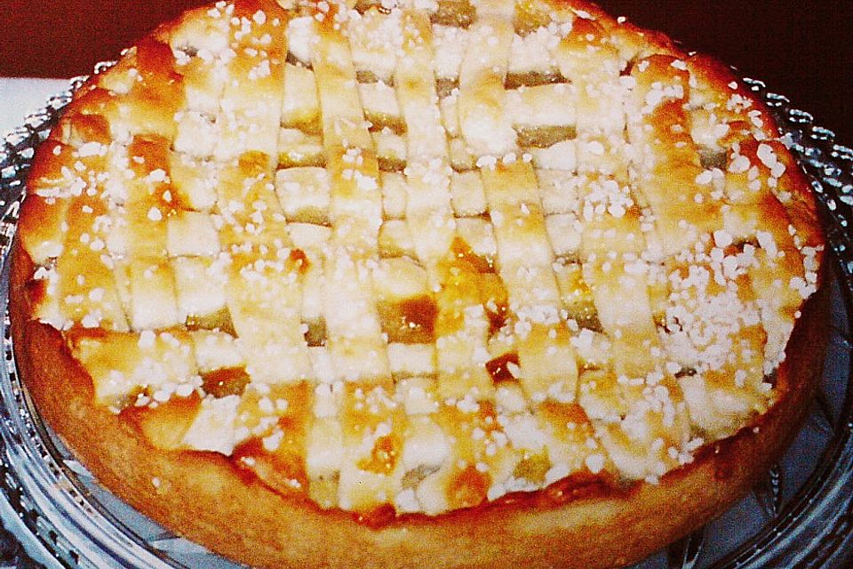 Apfelkuchen aus Hefeteig mit Gittern